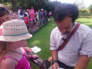 Morgane et Kataï après le spectacle des oiseaux